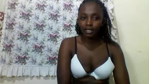 Snapshot of sexyjoane chatting on 02-13-25, 05:37 JOAN online show from 02-13-25, 05:37