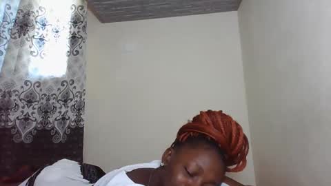 Snapshot of sexyjoane chatting on 12-14-25, 11:37 JOAN online show from 12-14-25, 11:37