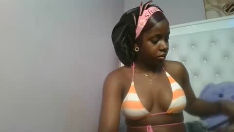 Snapshot of sexykitten200 chatting on 04-30-26, 07:53 SexyKitty online show from 04-30-26, 07:53