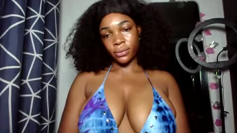 Snapshot of sexykuchie889 chatting on 06-20-26, 10:12 malia online show from 06-20-26, 10:12