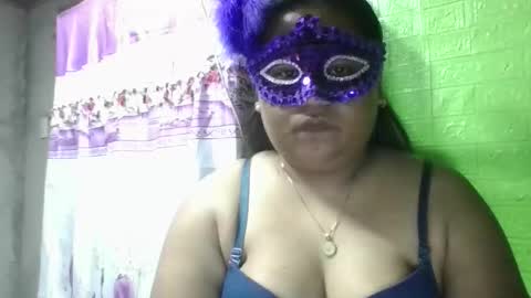 Snapshot of sexyloves143 chatting on 10-06-25, 01:58 sexyloves143 online show from 10-06-25, 01:58