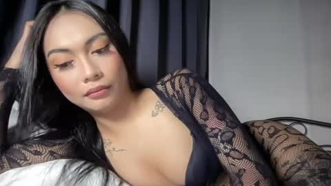 Snapshot of sexylovesappira chatting on 06-03-26, 03:06 maxine online show from 06-03-26, 03:06
