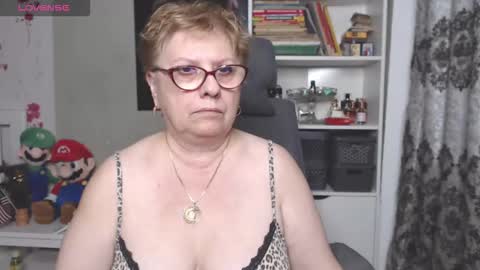 sexylynette4u online show from 11-27-25, 10:17