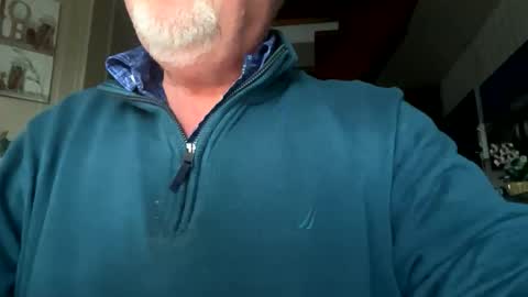 Snapshot of sexyman10091968 chatting on 10-21-25, 07:31 SexyLuke online show from 10-21-25, 07:31