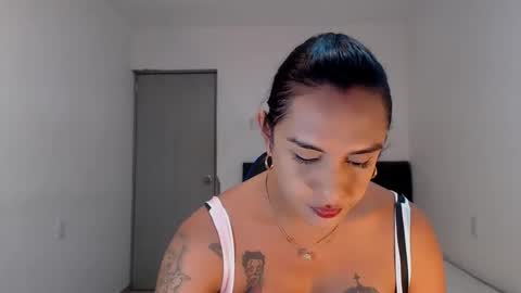 Snapshot of sexynatalia25 chatting on 06-10-26, 08:19 Natalia Duran online show from 06-10-26, 08:19