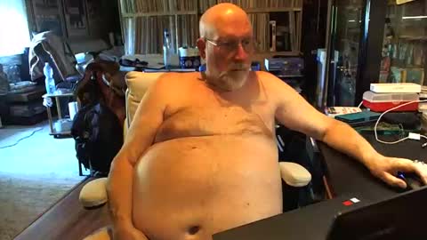 Grizz Lee Bear online show from 05-28-26, 11:51