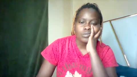 Snapshot of sexypussy983 chatting on 07-10-26, 10:40 Micky online show from 07-10-26, 10:40