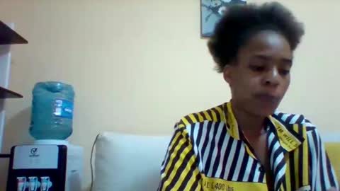 Snapshot of sexyqueen3457132 chatting on 12-21-24, 10:50 DOVY ACHIENG online show from 12-21-24, 10:50