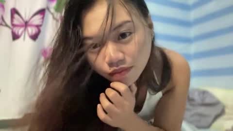 Snapshot of sexyreesebunny chatting on 12-05-25, 08:16 Reese online show from 12-05-25, 08:16