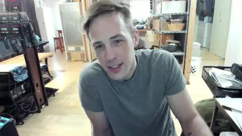 Snapshot of sexyscott26 chatting on 04-10-26, 11:20 Scott online show from 04-10-26, 11:20