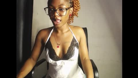 Darkskinned Rae online show from 04-27-26, 07:45