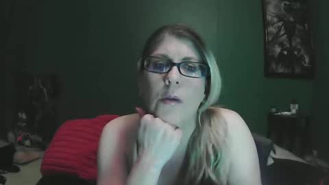 Snapshot of sexystripper69 chatting on 10-19-25, 04:13 sexystripper69 online show from 10-19-25, 04:13