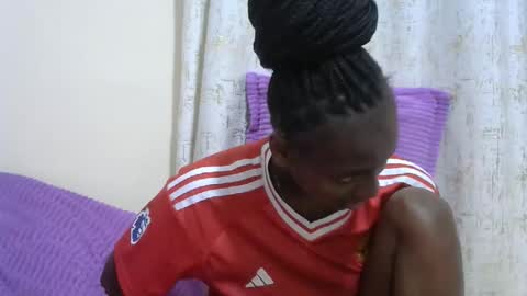 Snapshot of sexytinyy chatting on 02-01-26, 08:07 maria online show from 02-01-26, 08:07