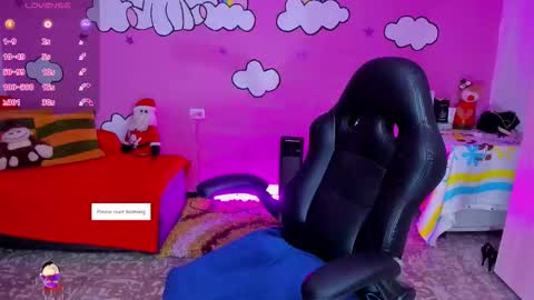 Snapshot of shaaroonhillss1 chatting on 12-05-25, 10:57 sharoon online show from 12-05-25, 10:57