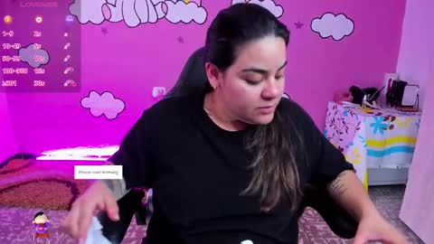 Snapshot of shaaroonhillss1 chatting on 01-12-26, 08:03 sharoon online show from 01-12-26, 08:03