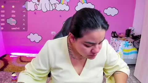 Snapshot of shaaroonhillss1 chatting on 02-19-26, 06:37 sharoon online show from 02-19-26, 06:37