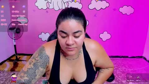 Snapshot of shaaroonhillss1 chatting on 03-11-26, 06:25 sharoon online show from 03-11-26, 06:25