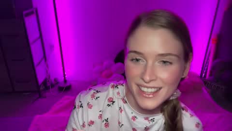 shadebabe online show from 11-23-25, 07:41
