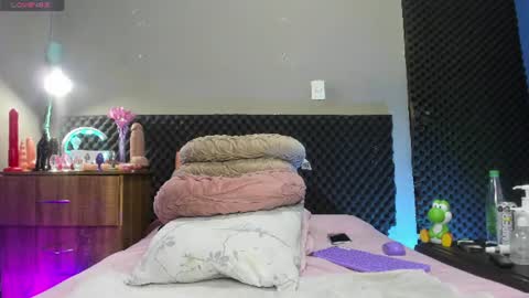 Snapshot of shadia_squirt chatting on 06-14-26, 02:46 shadia online show from 06-14-26, 02:46