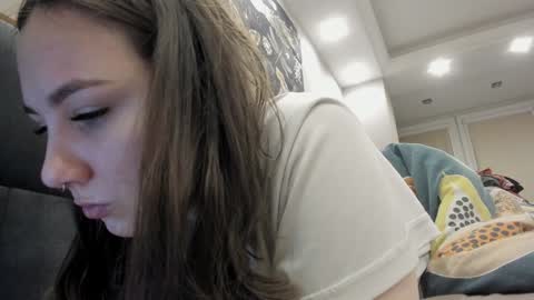 Snapshot of shadow_raffi chatting on 12-14-24, 02:21 shadow_raffi online show from 12-14-24, 02:21