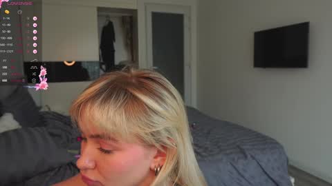 Snapshot of shadowladyyy chatting on 12-15-24, 06:29 Sindy and Nancy Next stream 1 December online show from 12-15-24, 06:29