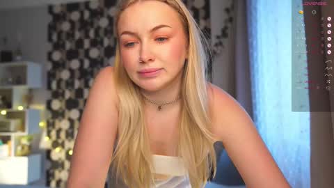 Snapshot of shadowladyyy chatting on 03-05-26, 06:31 Sindy and Nancy Next stream 1 December online show from 03-05-26, 06:31