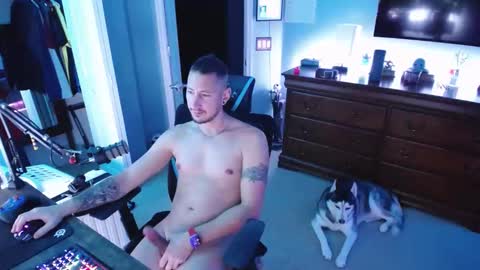 Snapshot of shaftyone4u chatting on 01-17-25, 12:42 shaftyone4u online show from 01-17-25, 12:42