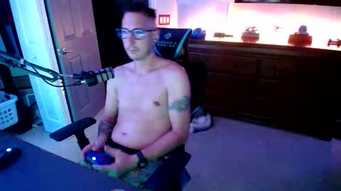 Snapshot of shaftyone4u chatting on 01-18-26, 12:58 shaftyone4u online show from 01-18-26, 12:58