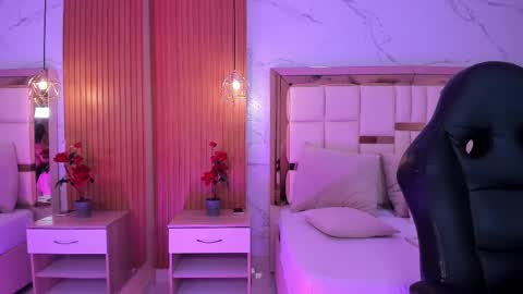 Shaina Vasquez online show from 03-09-25, 07:59