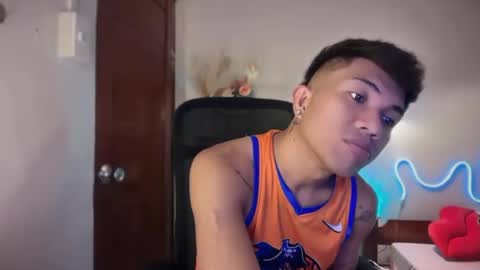 shake_raytow34 online show from 06-01-26, 07:32