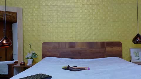 Catalina online show from 12-20-24, 07:39