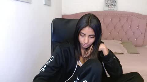 Snapshot of shaneelle chatting on 02-22-25, 06:06 shanelle online show from 02-22-25, 06:06