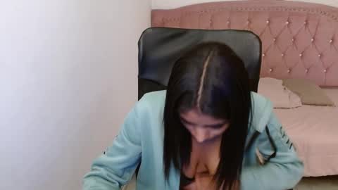 Snapshot of shaneelle chatting on 02-25-25, 06:14 shanelle online show from 02-25-25, 06:14