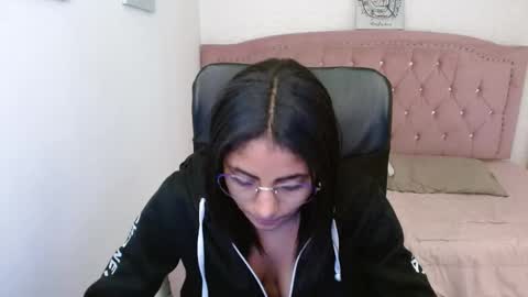 Snapshot of shaneelle chatting on 02-28-25, 09:47 shanelle online show from 02-28-25, 09:47