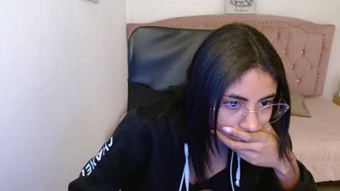 Snapshot of shaneelle chatting on 03-03-25, 06:15 shanelle online show from 03-03-25, 06:15