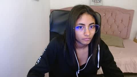 Snapshot of shaneelle chatting on 03-03-25, 09:22 shanelle online show from 03-03-25, 09:22