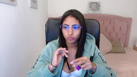 Snapshot of shaneelle chatting on 03-04-25, 03:00 shanelle online show from 03-04-25, 03:00