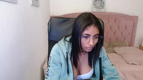 Snapshot of shaneelle chatting on 03-04-25, 09:07 shanelle online show from 03-04-25, 09:07