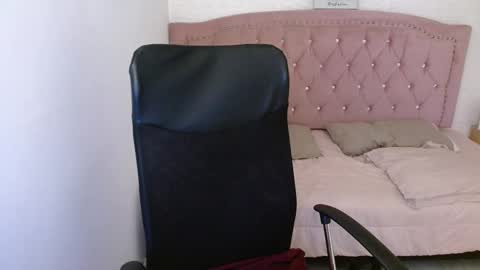 Snapshot of shaneelle chatting on 03-05-25, 09:16 shanelle online show from 03-05-25, 09:16