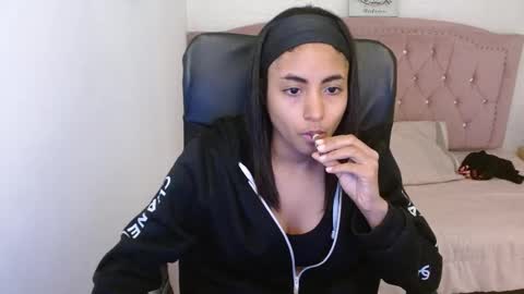 Snapshot of shaneelle chatting on 03-07-25, 06:13 shanelle online show from 03-07-25, 06:13