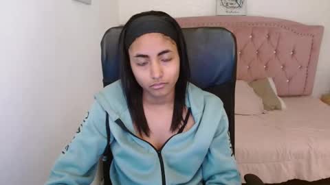 Snapshot of shaneelle chatting on 03-08-25, 06:54 shanelle online show from 03-08-25, 06:54