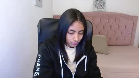 Snapshot of shaneelle chatting on 03-12-25, 03:02 shanelle online show from 03-12-25, 03:02