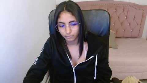 Snapshot of shaneelle chatting on 03-12-25, 09:12 shanelle online show from 03-12-25, 09:12