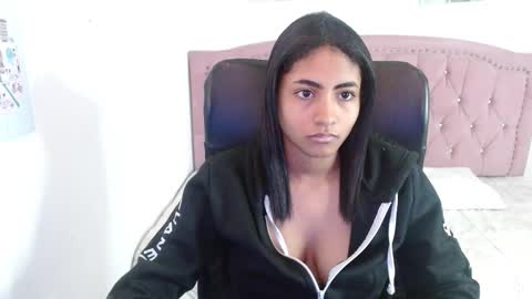 Snapshot of shaneelle chatting on 10-14-25, 03:18 shanelle online show from 10-14-25, 03:18