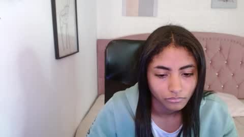 Snapshot of shaneelle chatting on 10-24-25, 03:03 shanelle online show from 10-24-25, 03:03