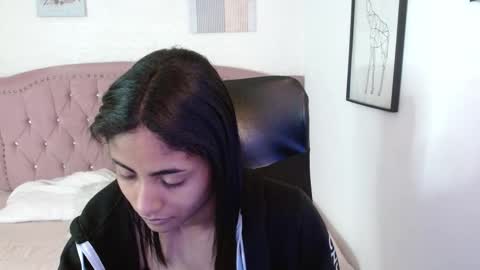 Snapshot of shaneelle chatting on 11-08-25, 03:18 shanelle online show from 11-08-25, 03:18