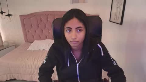 Snapshot of shaneelle chatting on 11-15-25, 03:19 shanelle online show from 11-15-25, 03:19