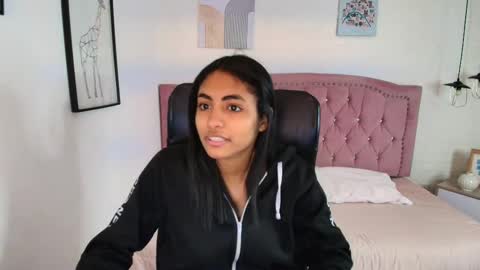 Snapshot of shaneelle chatting on 11-22-25, 03:16 shanelle online show from 11-22-25, 03:16