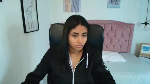 Snapshot of shaneelle chatting on 12-16-25, 03:11 shanelle online show from 12-16-25, 03:11