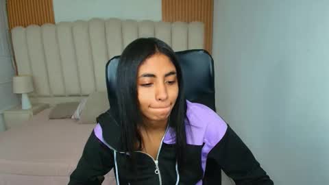 Snapshot of shaneelle chatting on 02-11-26, 03:11 shanelle online show from 02-11-26, 03:11